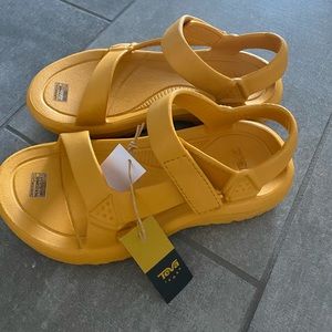 Tevas never worn — NWT